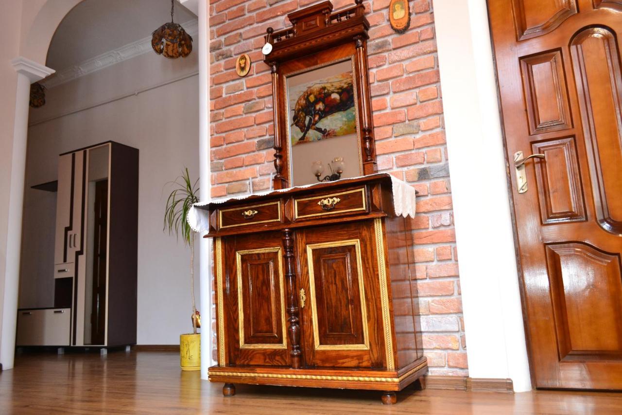 Apartment on Shevchenka Boulevard Ternopil Buitenkant foto